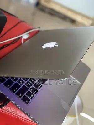 Laptop Apple MacBook Pro 8GB Intel HDD 32GB