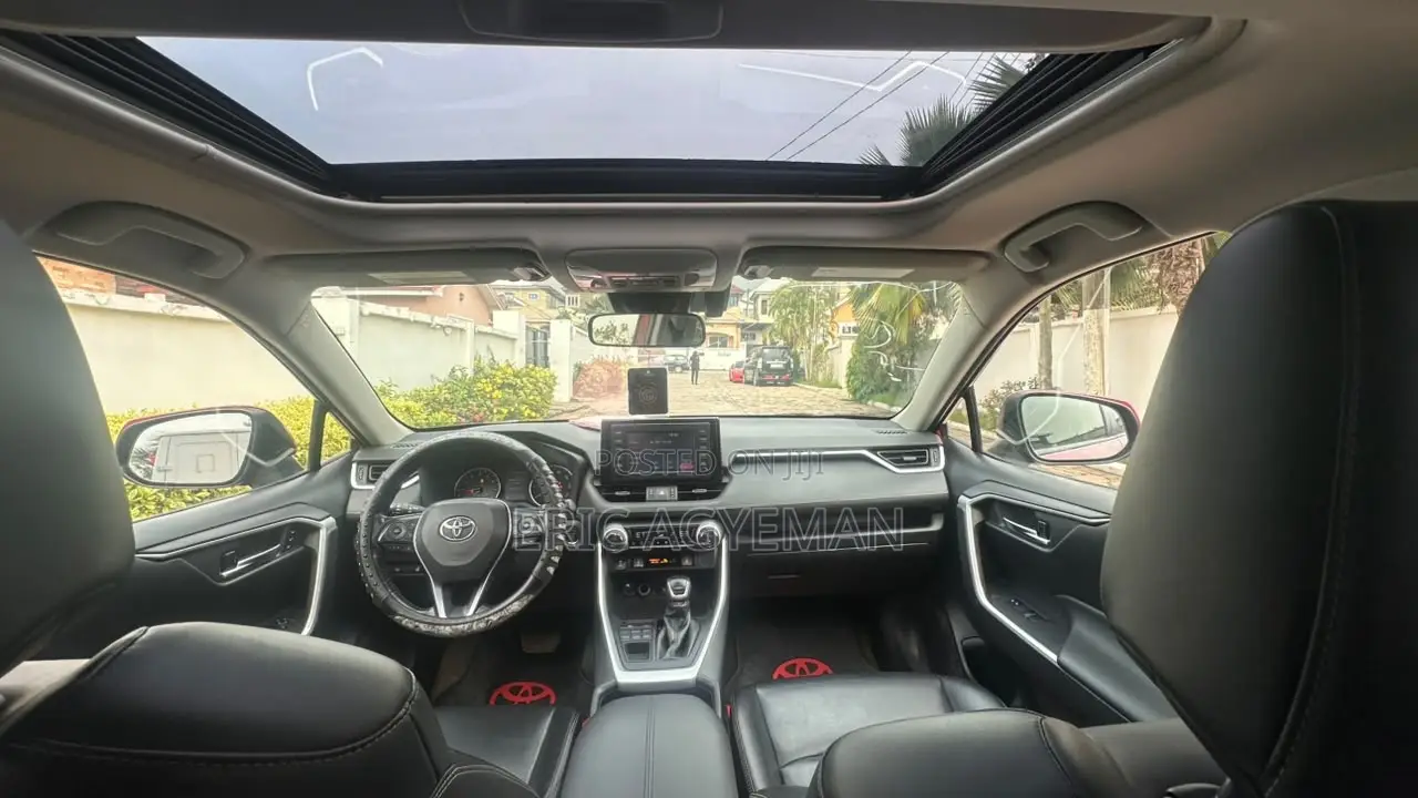 Toyota RAV4 2019 Red