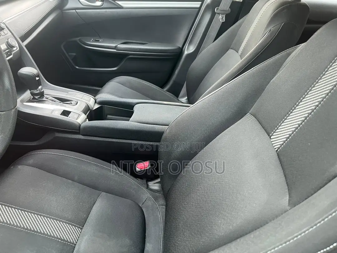 Honda Civic EX 4dr Hatchback (1.5L 4cyl) 2017 Gray