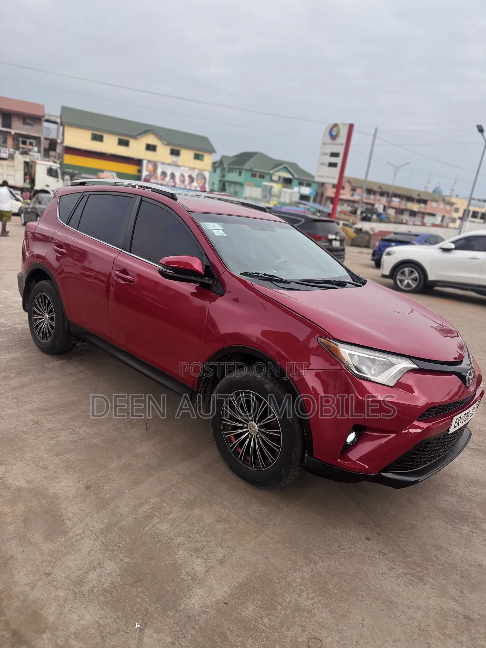 Toyota RAV4 XLE 4dr SUV AWD (2.5L 4cyl 6A) 2015