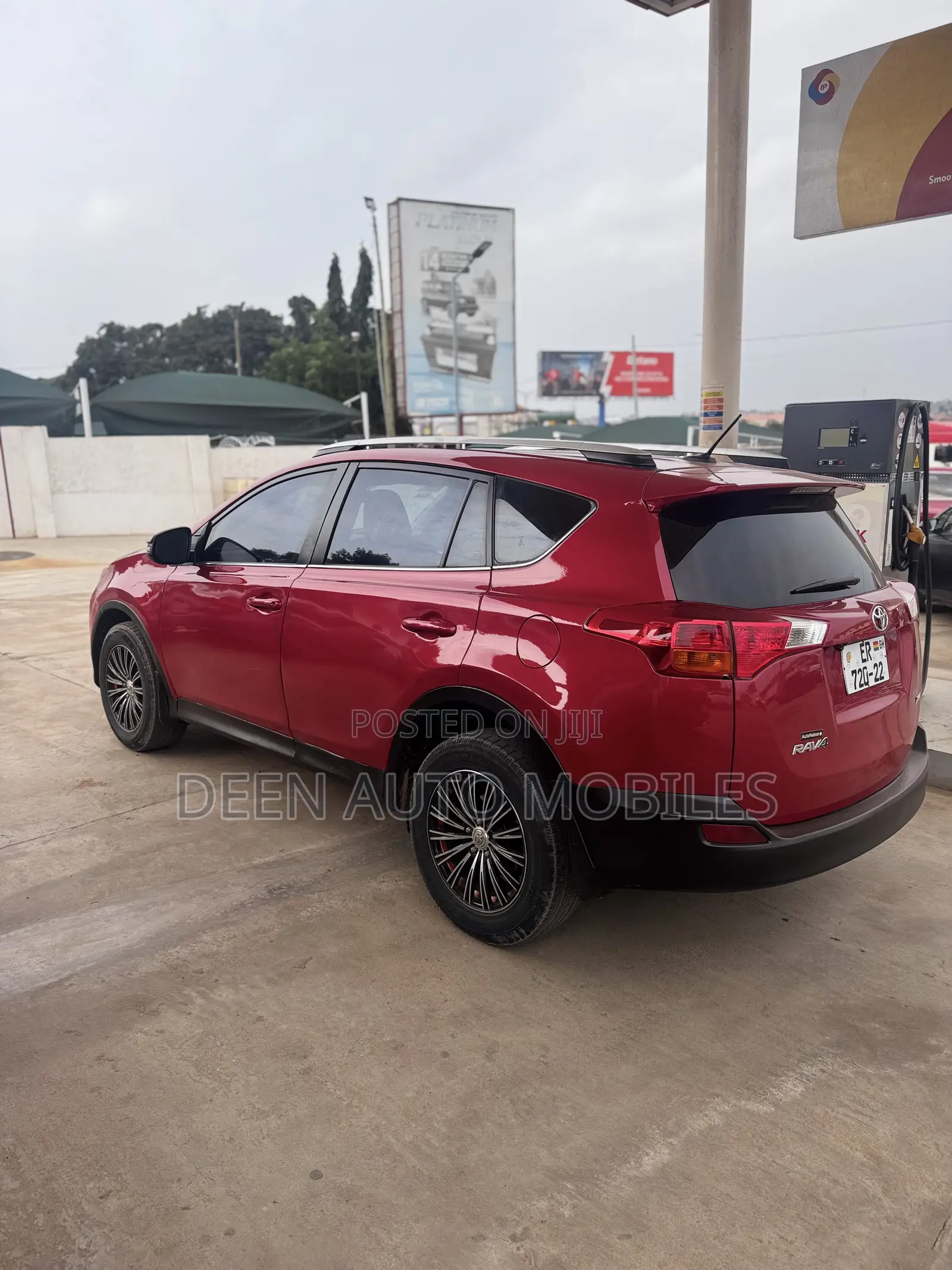 Toyota RAV4 XLE 4dr SUV AWD (2.5L 4cyl 6A) 2015