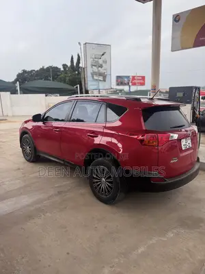 Toyota RAV4 XLE 4dr SUV AWD (2.5L 4cyl 6A) 2015