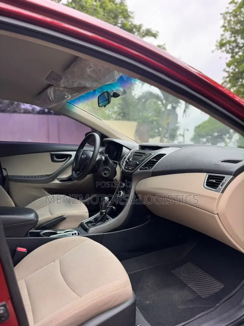 Hyundai Elantra SE Sedan FWD (1.8L 4cyl 6A) 2016 Red