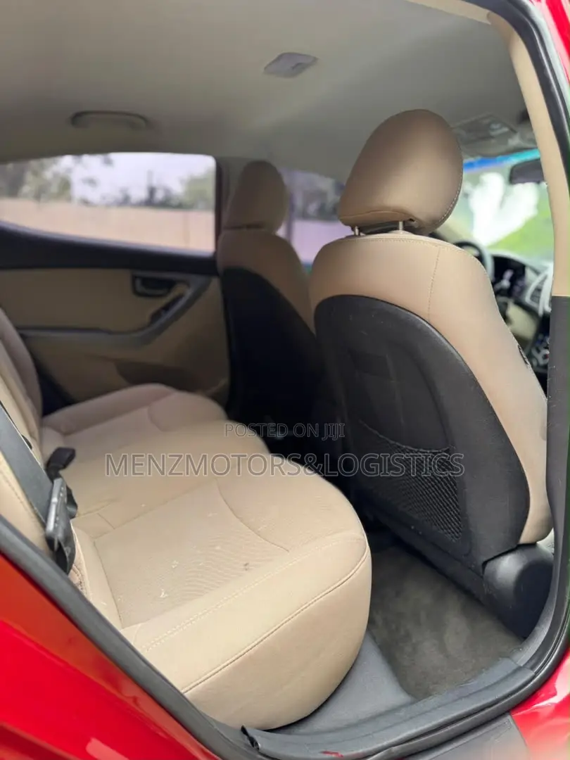 Hyundai Elantra SE Sedan FWD (1.8L 4cyl 6A) 2016 Red