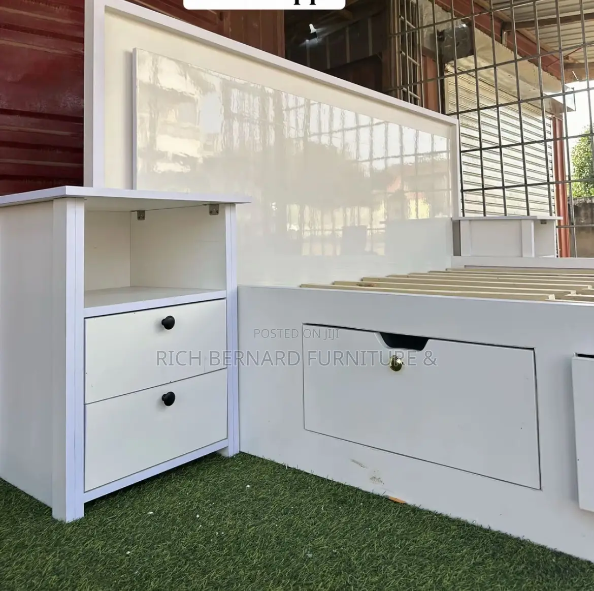 Gloss White Queen Size Bed