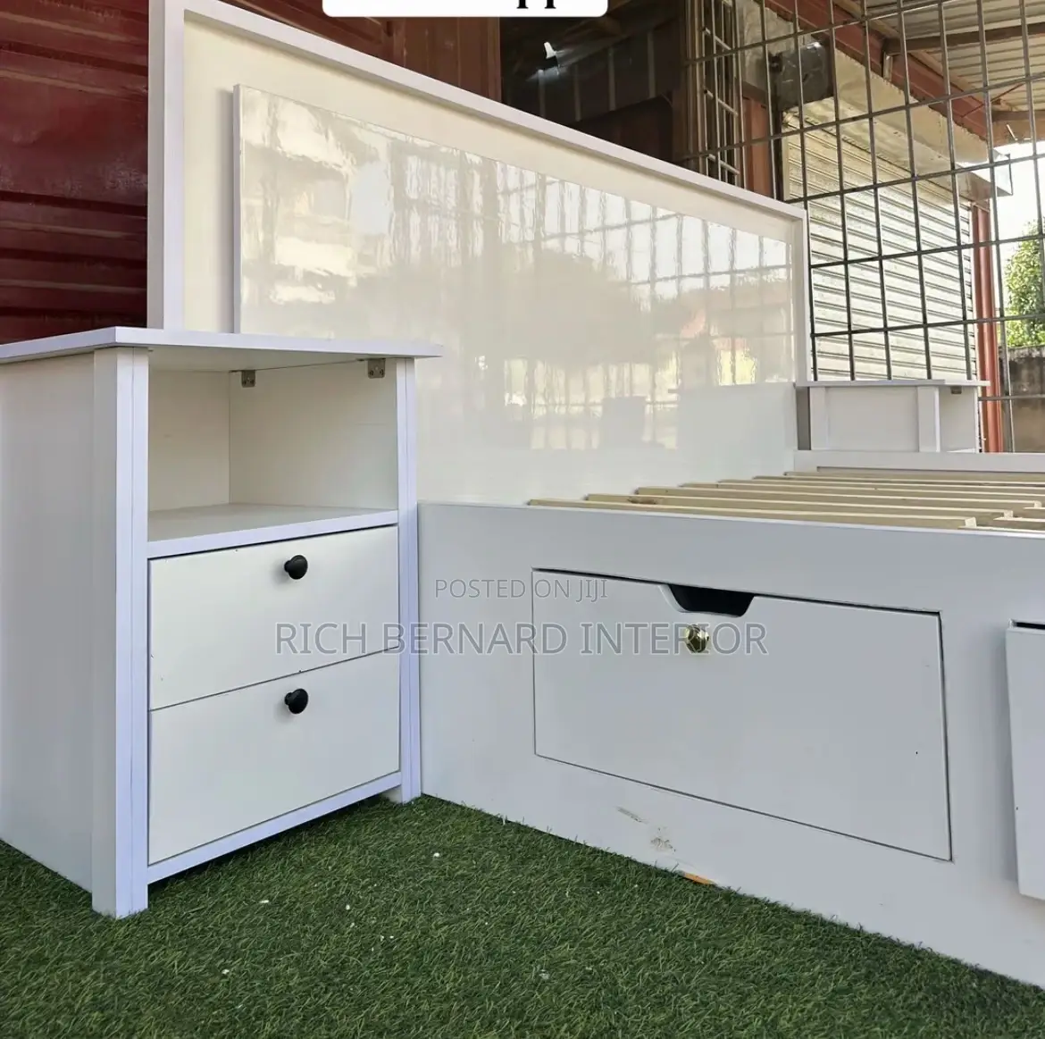 Gloss White Queen Size Bed