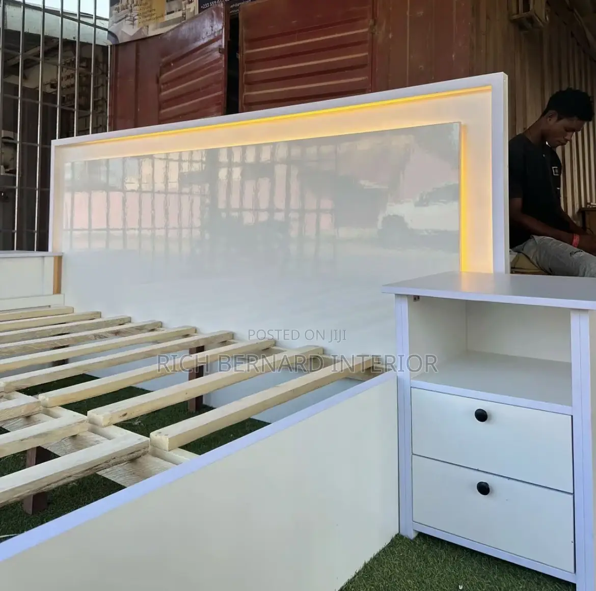 Gloss White Queen Size Bed
