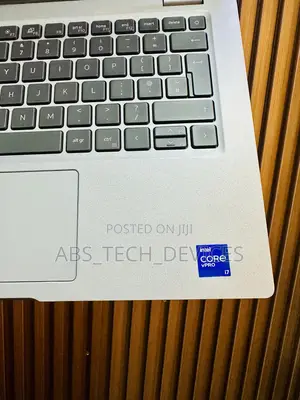 Laptop Dell Latitude 5320 16GB Intel Core i7 SSD 1T