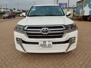 Toyota Land Cruiser 2018 White