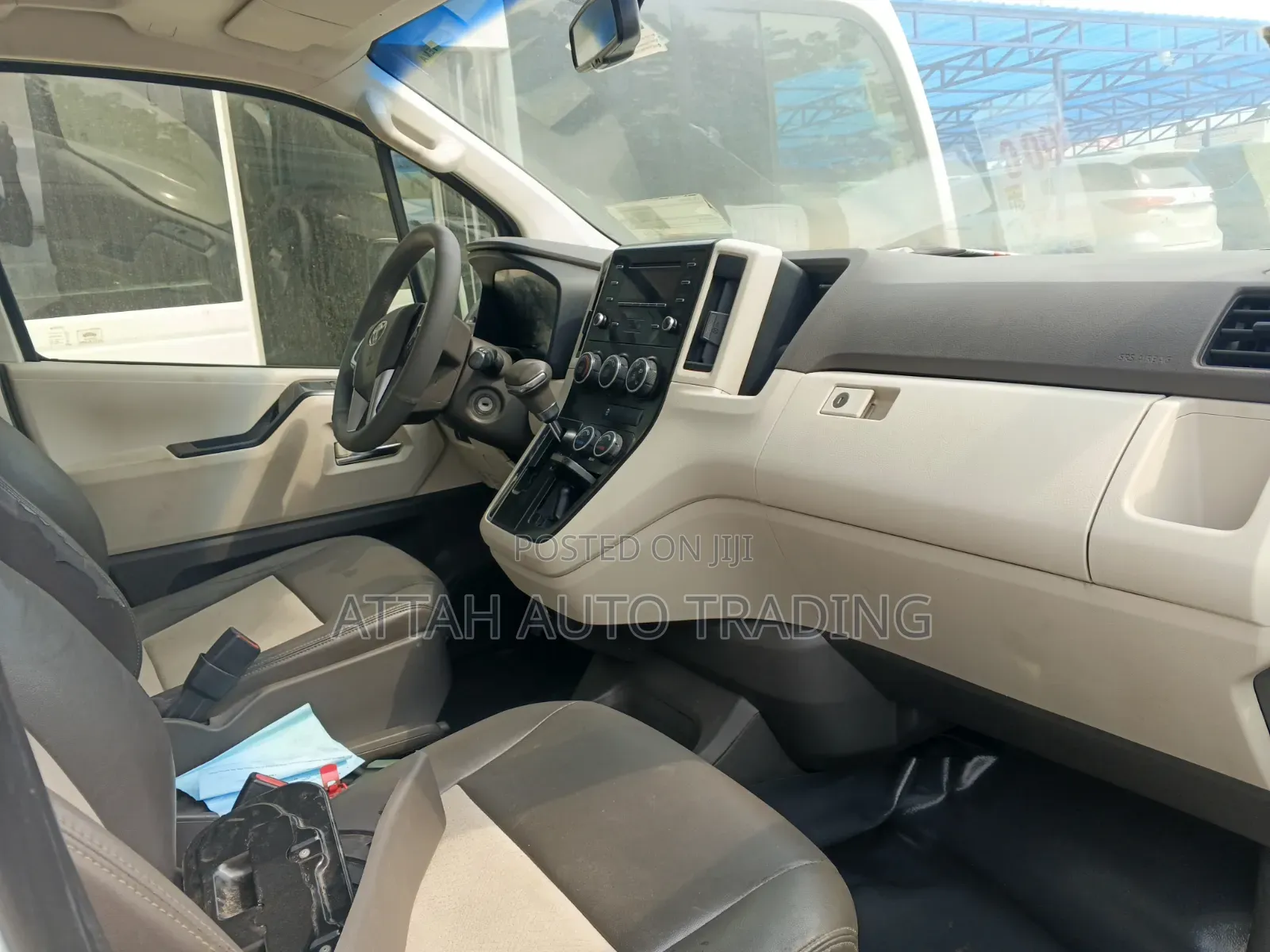 Toyota HiAce 2018 White
