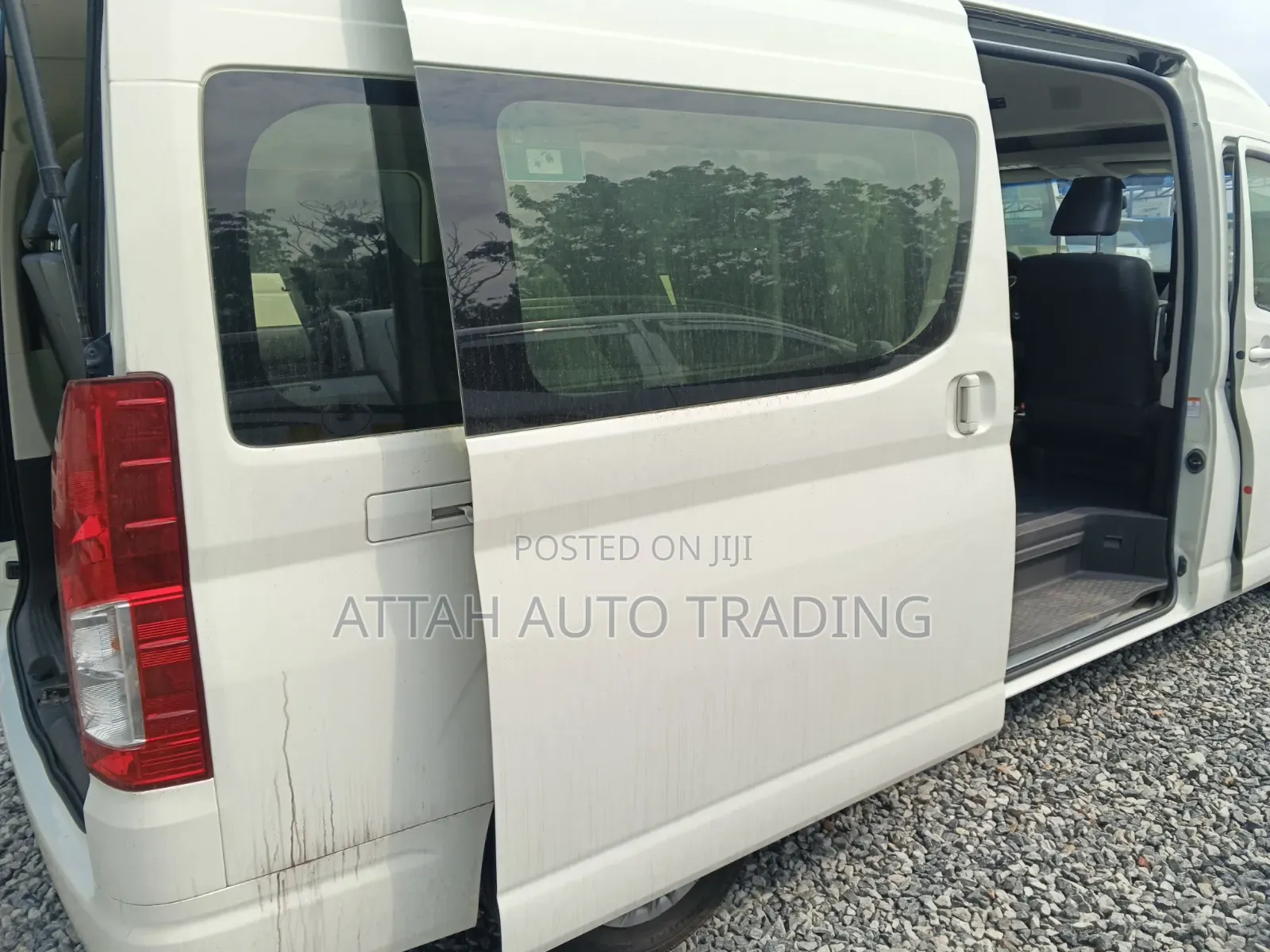 Toyota HiAce 2018 White