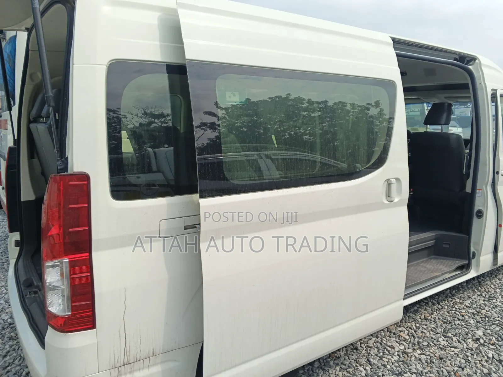 Toyota HiAce 2018 White