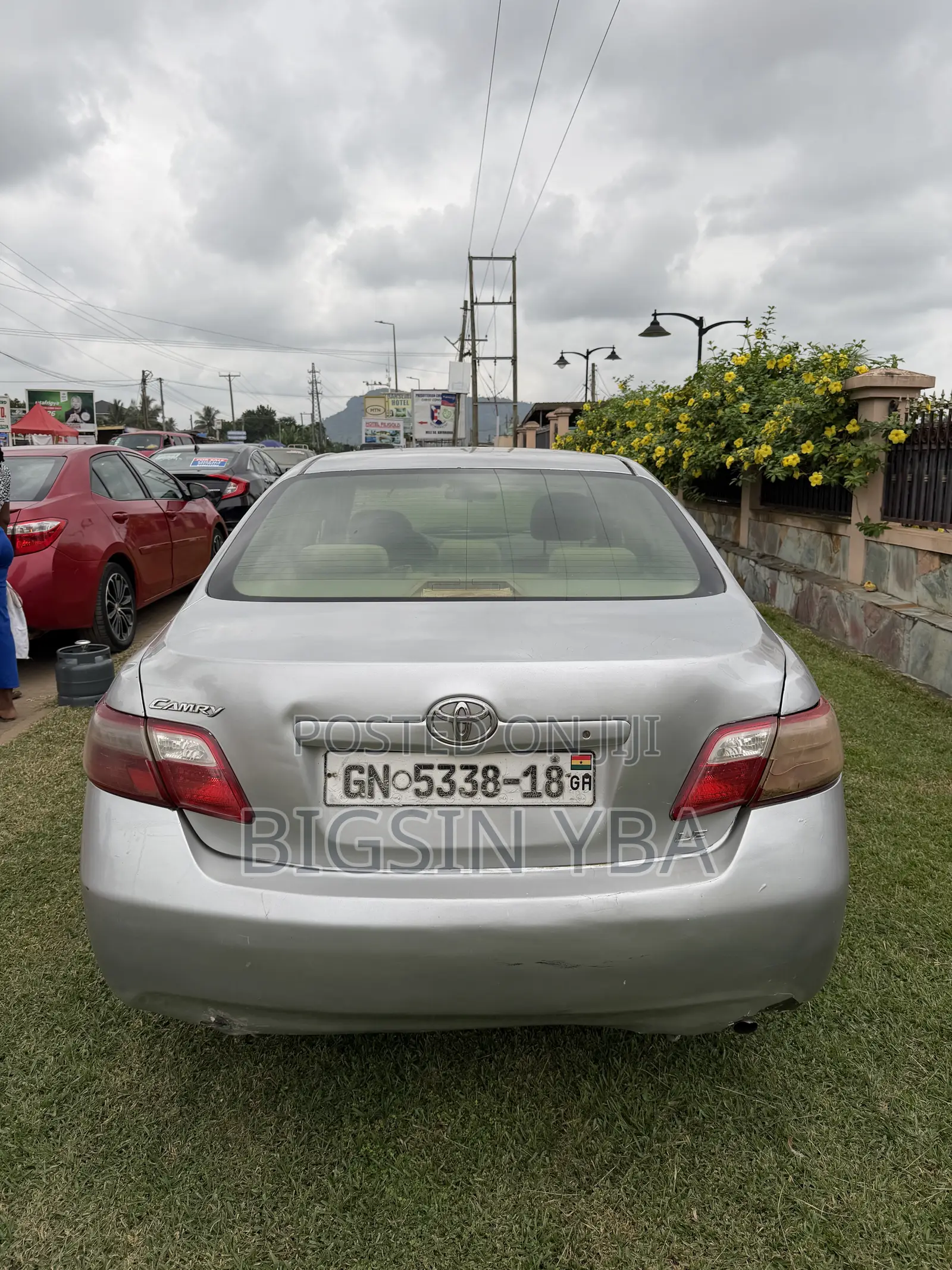 Toyota Camry Base 4dr Sedan (2.5L 4cyl 6M) 2010 Silver