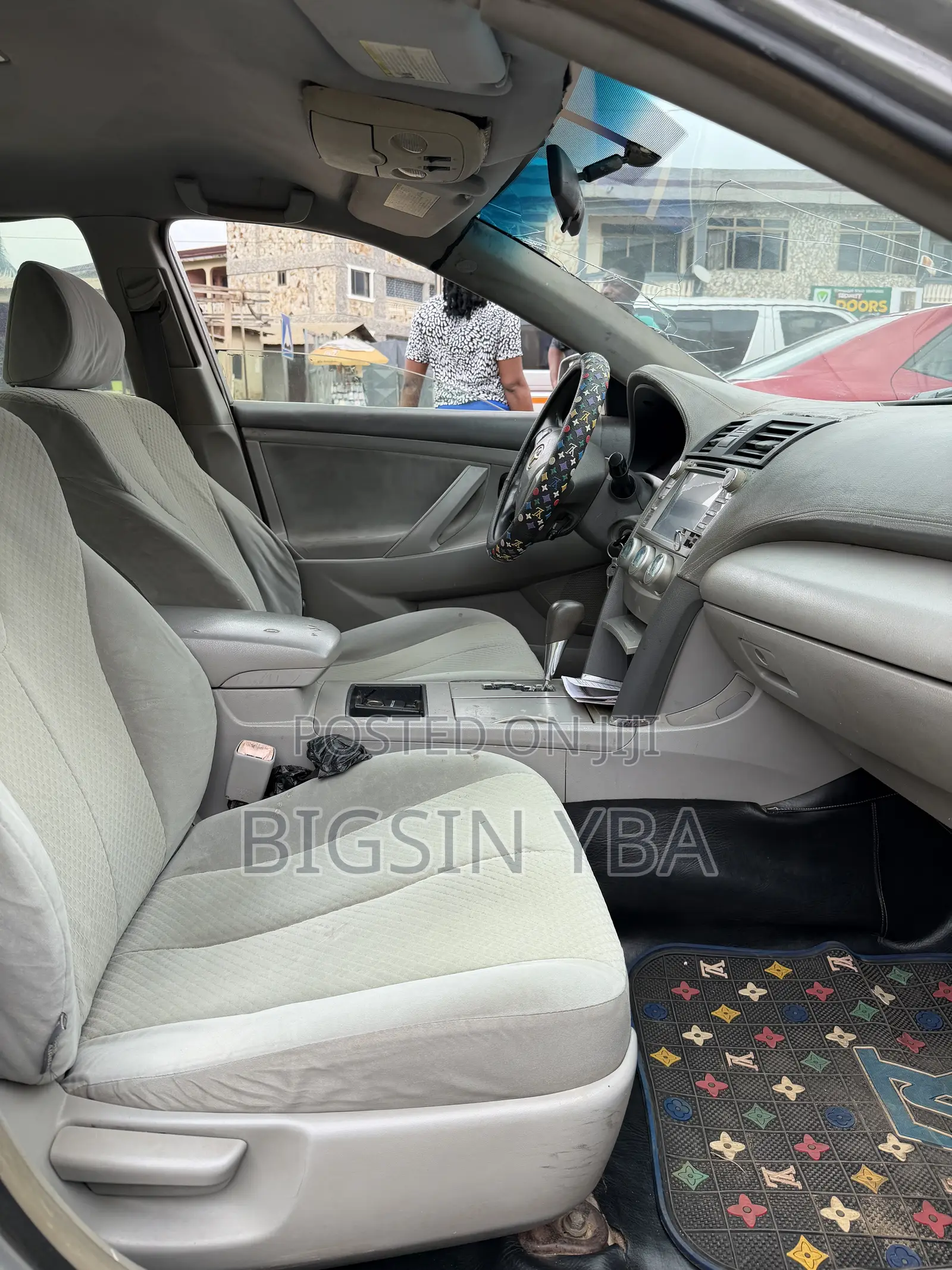 Toyota Camry Base 4dr Sedan (2.5L 4cyl 6M) 2010 Silver