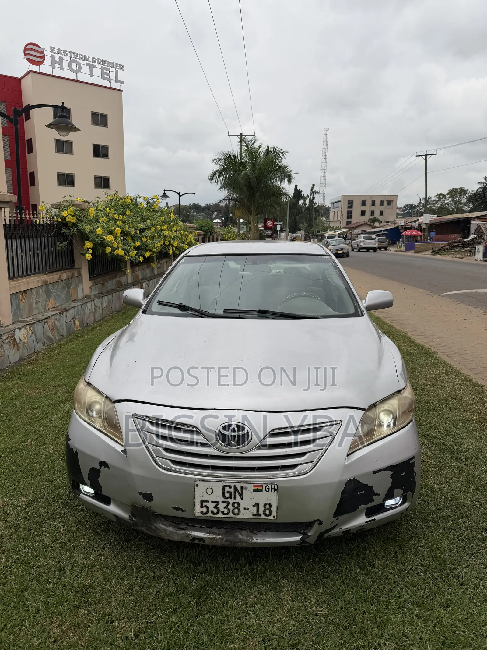Toyota Camry Base 4dr Sedan (2.5L 4cyl 6M) 2010 Silver