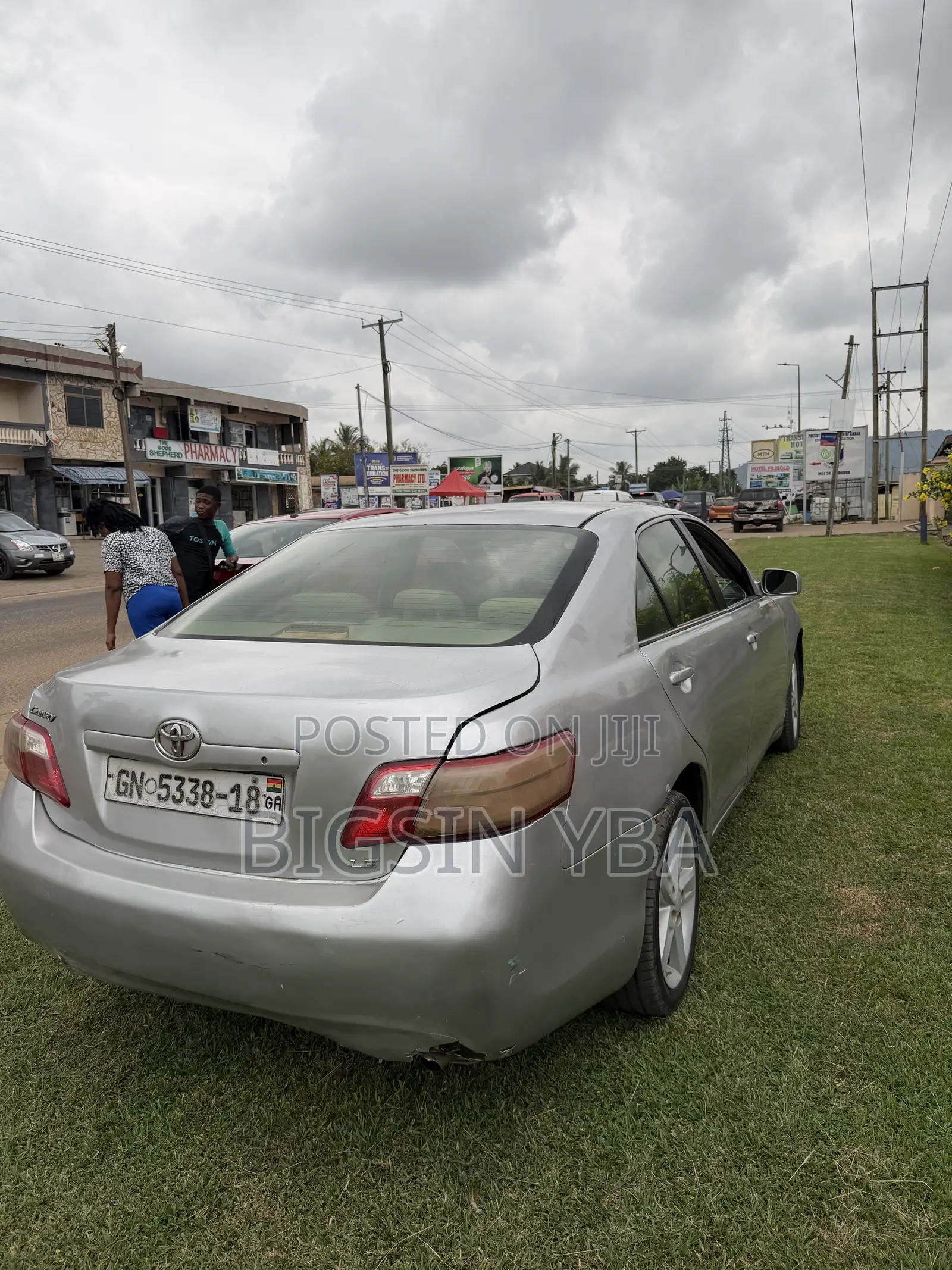 Toyota Camry Base 4dr Sedan (2.5L 4cyl 6M) 2010 Silver