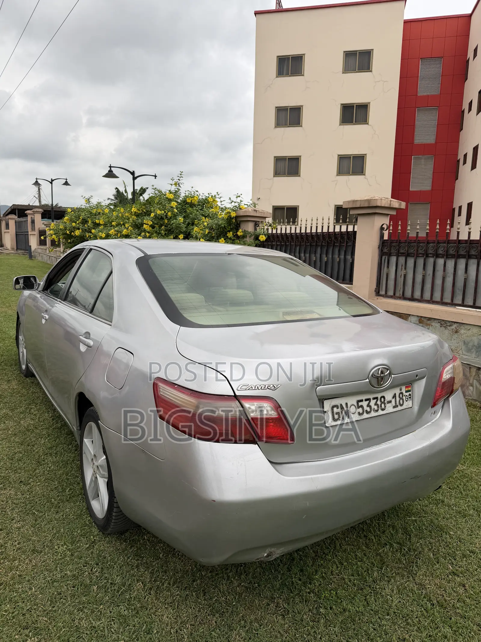 Toyota Camry Base 4dr Sedan (2.5L 4cyl 6M) 2010 Silver