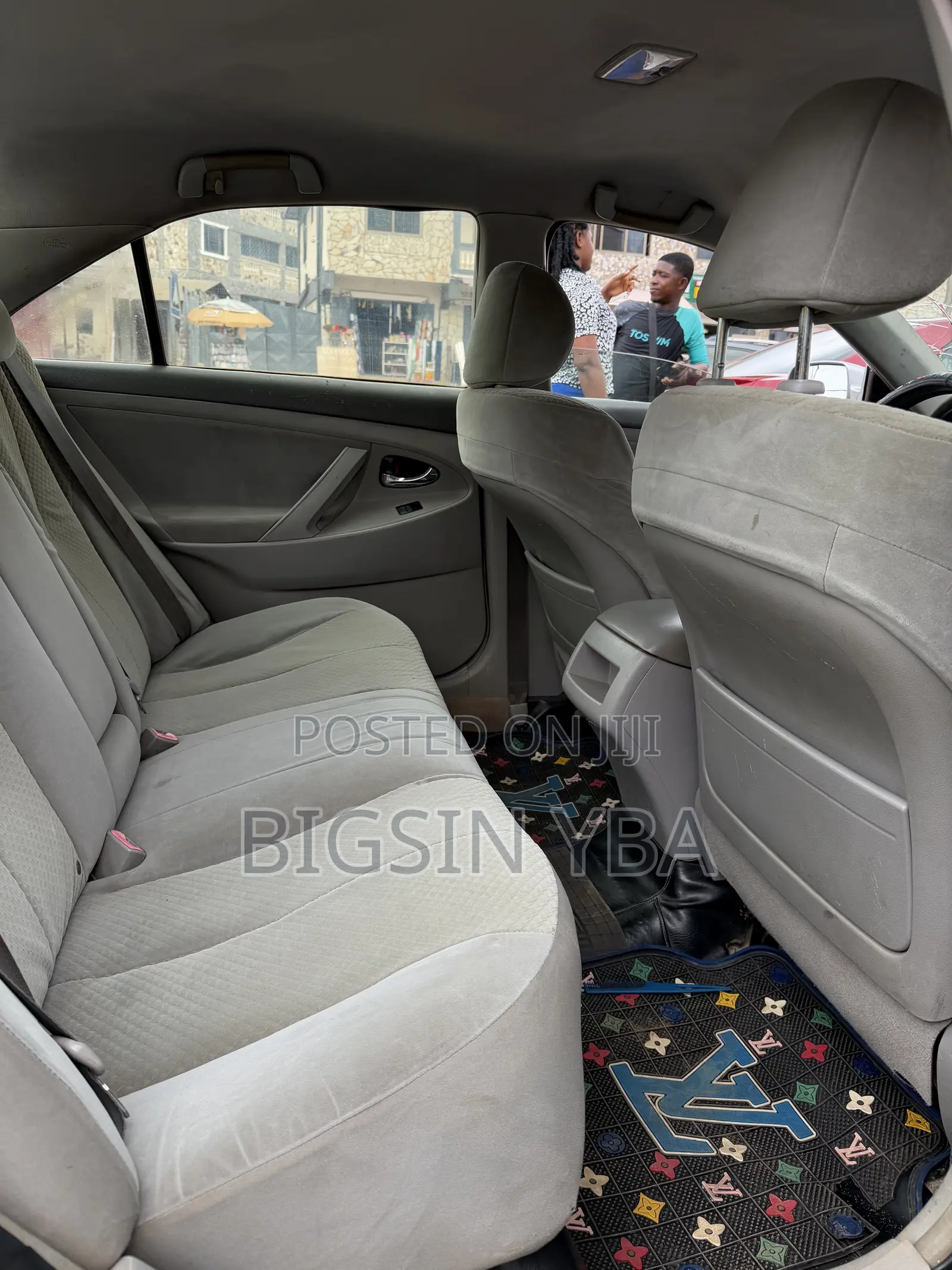 Toyota Camry Base 4dr Sedan (2.5L 4cyl 6M) 2010 Silver
