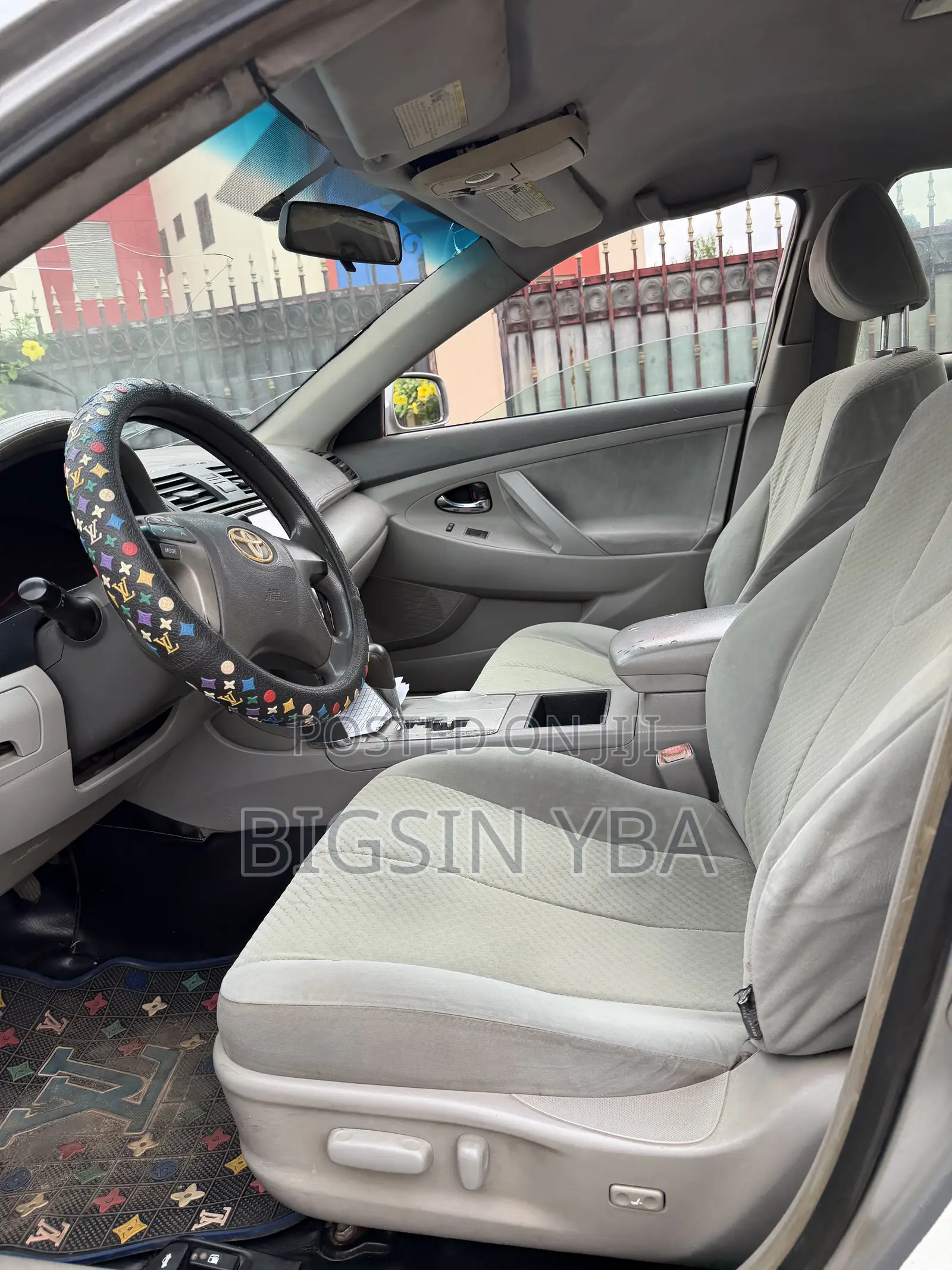 Toyota Camry Base 4dr Sedan (2.5L 4cyl 6M) 2010 Silver