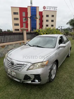 Toyota Camry Base 4dr Sedan (2.5L 4cyl 6M) 2010 Silver