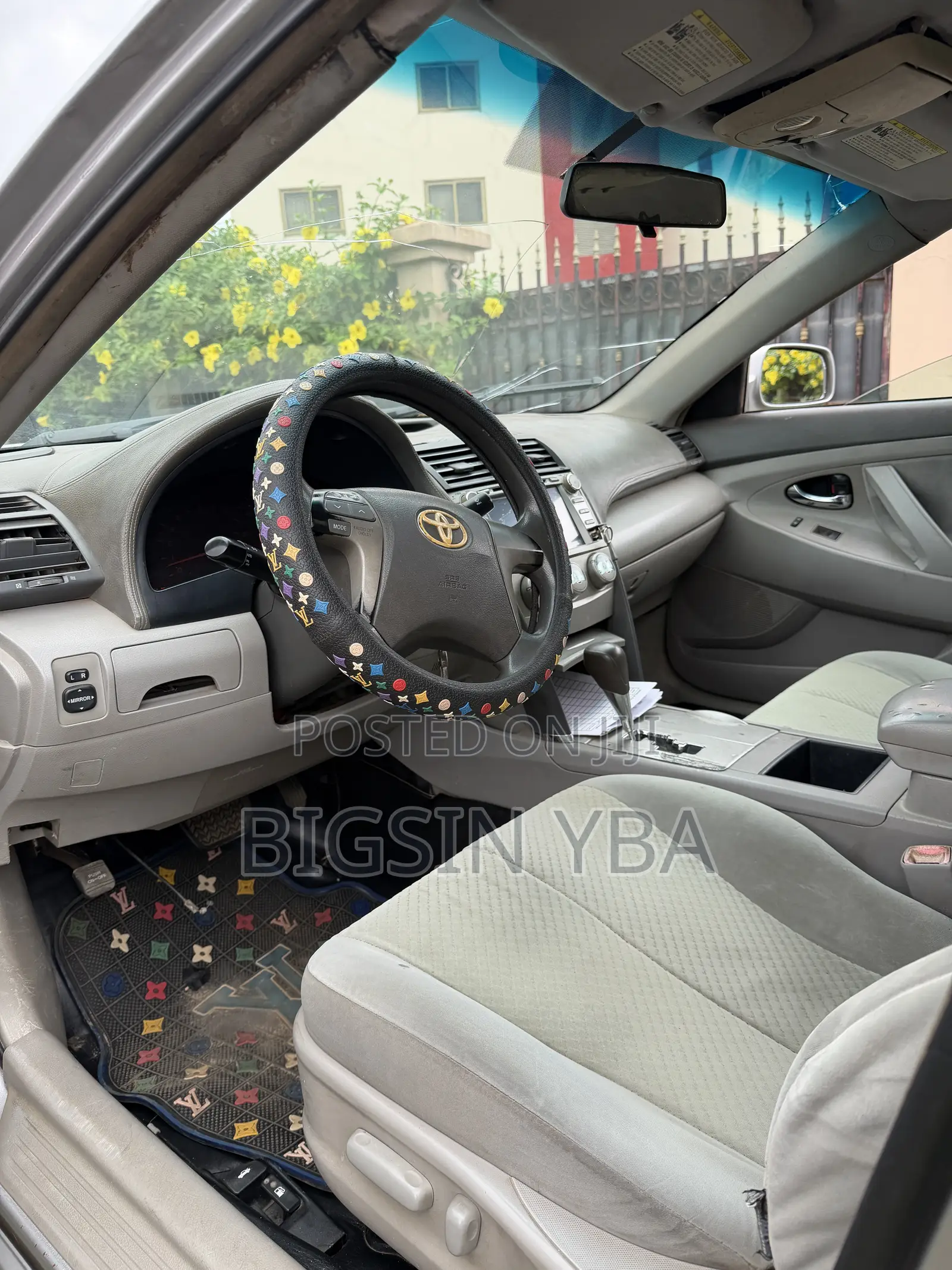Toyota Camry Base 4dr Sedan (2.5L 4cyl 6M) 2010 Silver