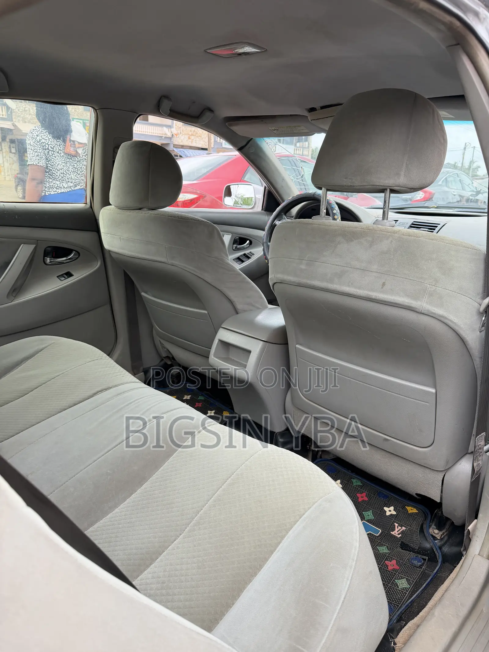 Toyota Camry Base 4dr Sedan (2.5L 4cyl 6M) 2010 Silver