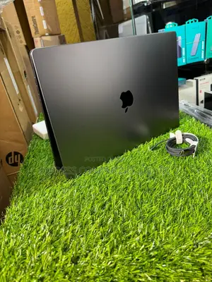 Laptop Apple MacBook Pro 2023 M3 Pro 36GB Apple M3 Pro SSD 1T