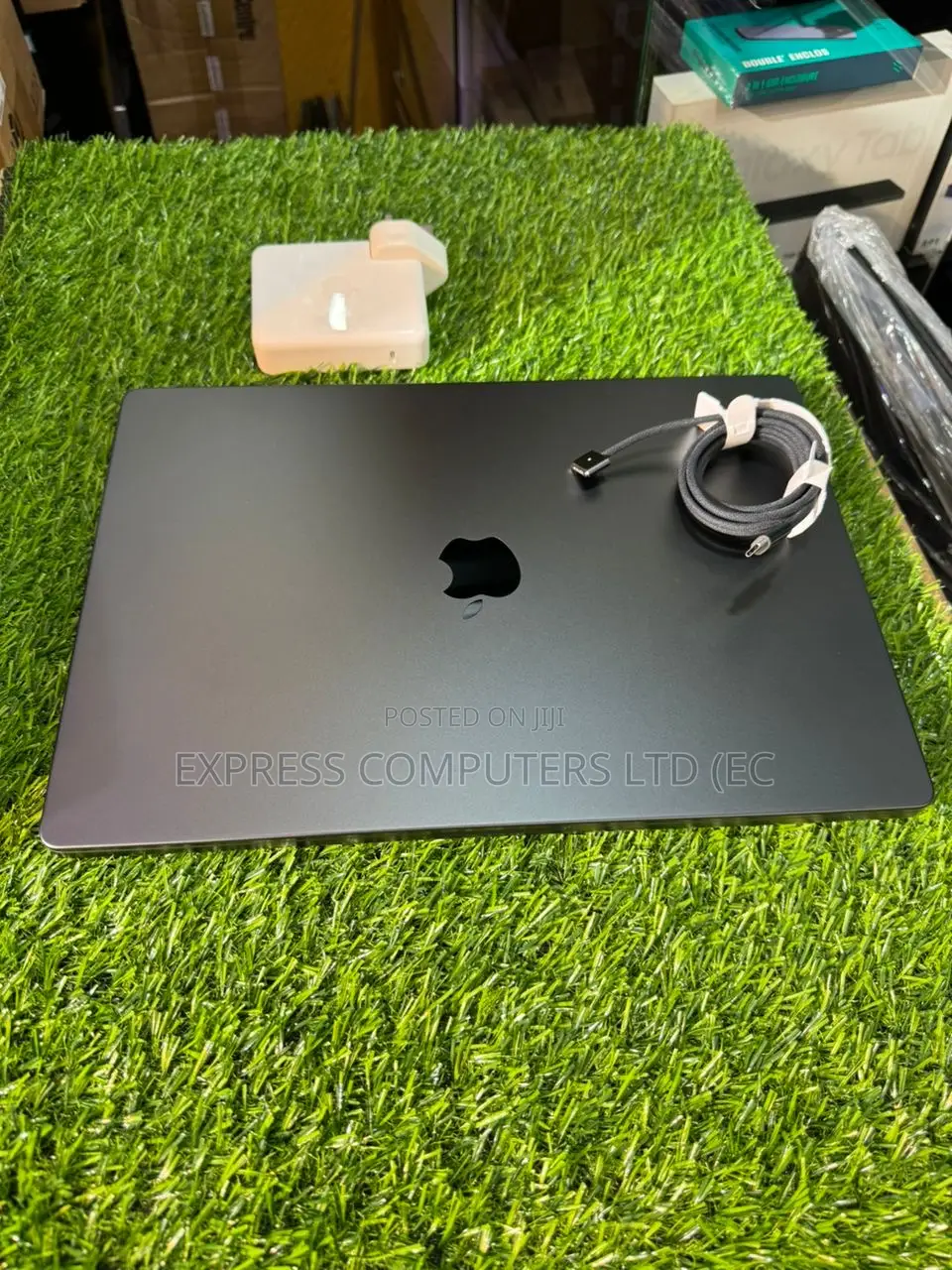 Laptop Apple MacBook Pro 2023 M3 Pro 36GB Apple M3 Pro SSD 1T