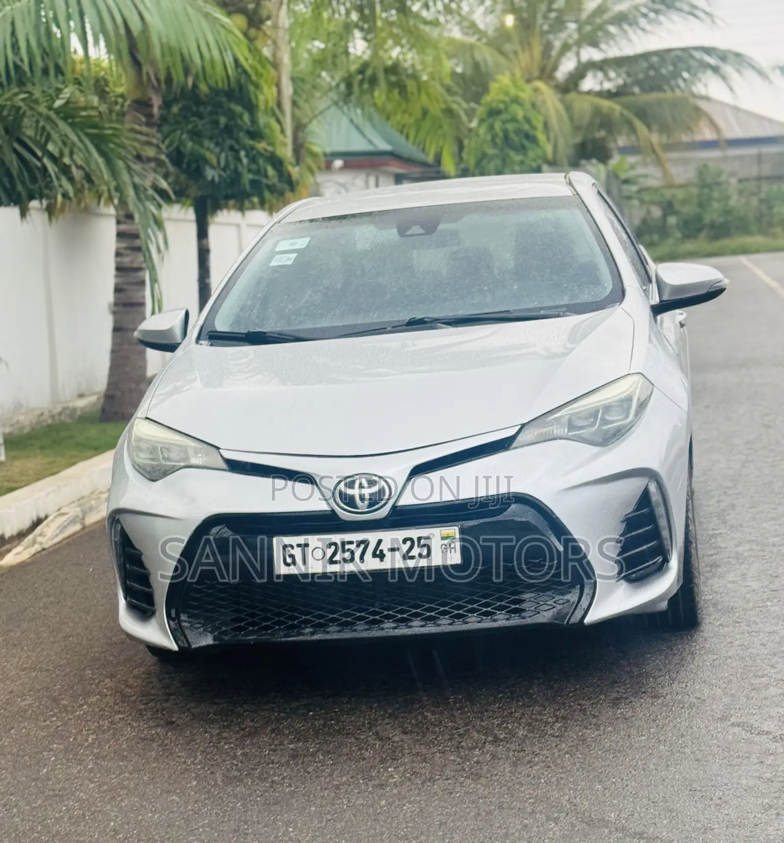 Toyota Corolla SE (1.8L 4cyl 2A) 2018 Silver