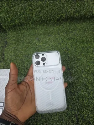 Non Yellowing iPhone 12/13 Pro Max Transparent Case