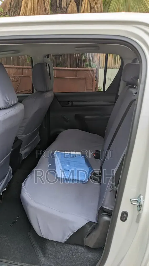 New Toyota Hilux 2025 White