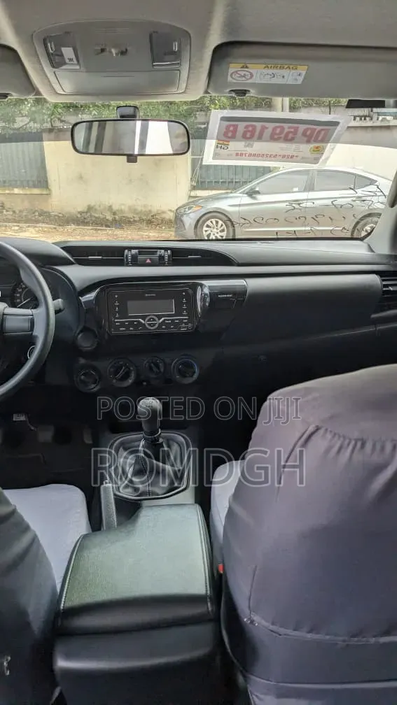 New Toyota Hilux 2025 White