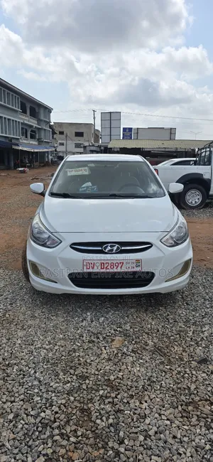 Hyundai Accent SE Sedan 2017 White