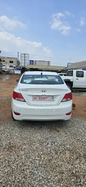 Hyundai Accent SE Sedan 2017 White