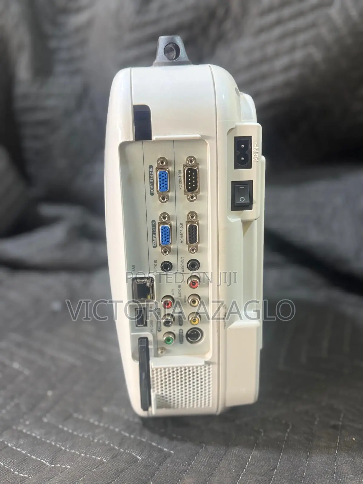 NEC LT280 LCD Projector - Portable and Effective