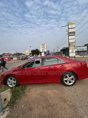 Toyota Camry SE 4dr Sedan w/Prod. End 11/13 (2.5L 4cyl 6A) 2014 Red