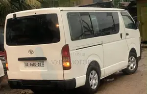 Toyota HiAce 2012 White