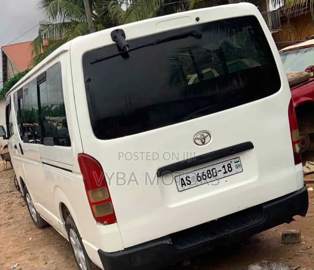 Toyota HiAce 2012 White