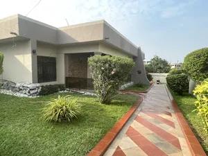 8 Bedroom Commercial Building for Rent at Dansoman