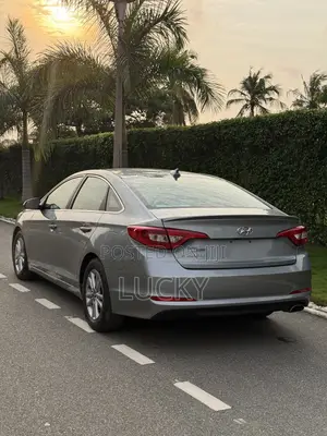 Hyundai Sonata Base Sedan FWD (2.4L 4cyl 6A) 2017 Silver