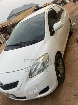 Toyota Yaris 2012 White