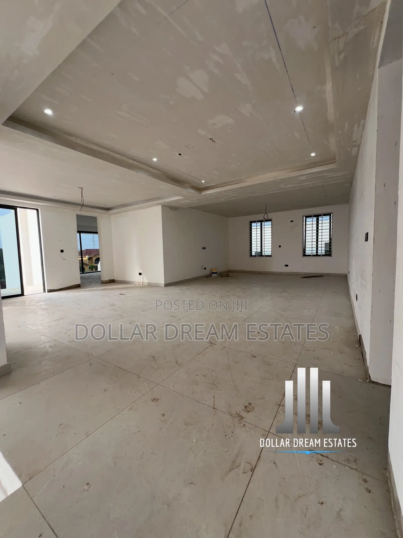 9bdrm Mansion in Adjiriganor for sale