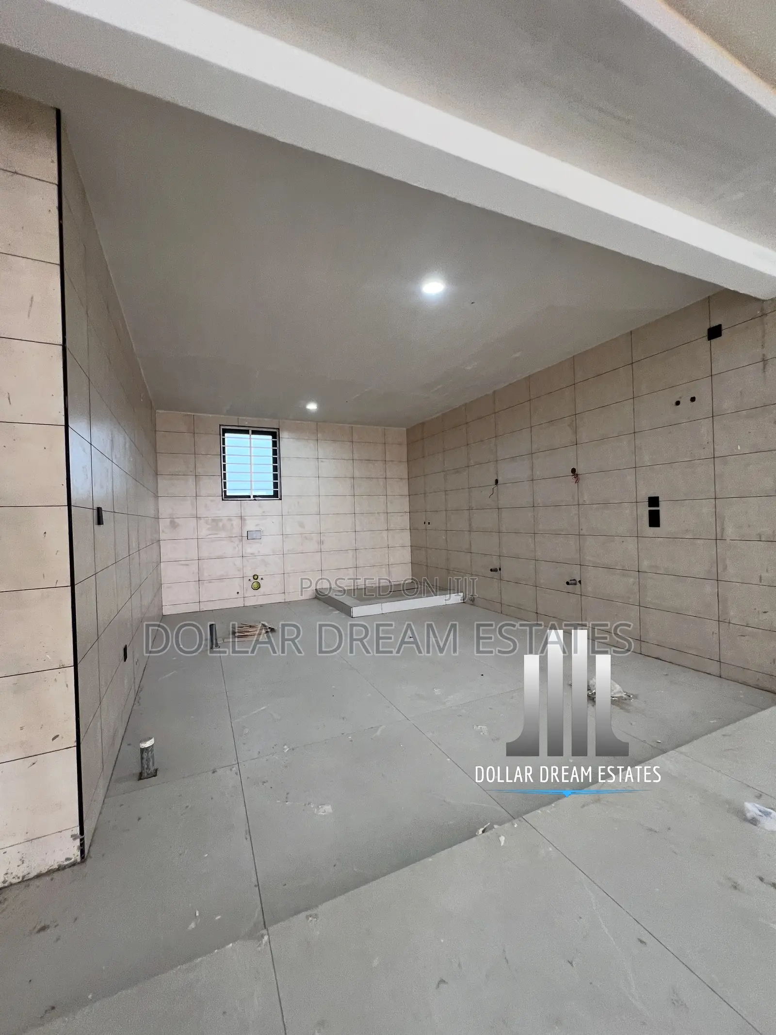 9bdrm Mansion in Adjiriganor for sale