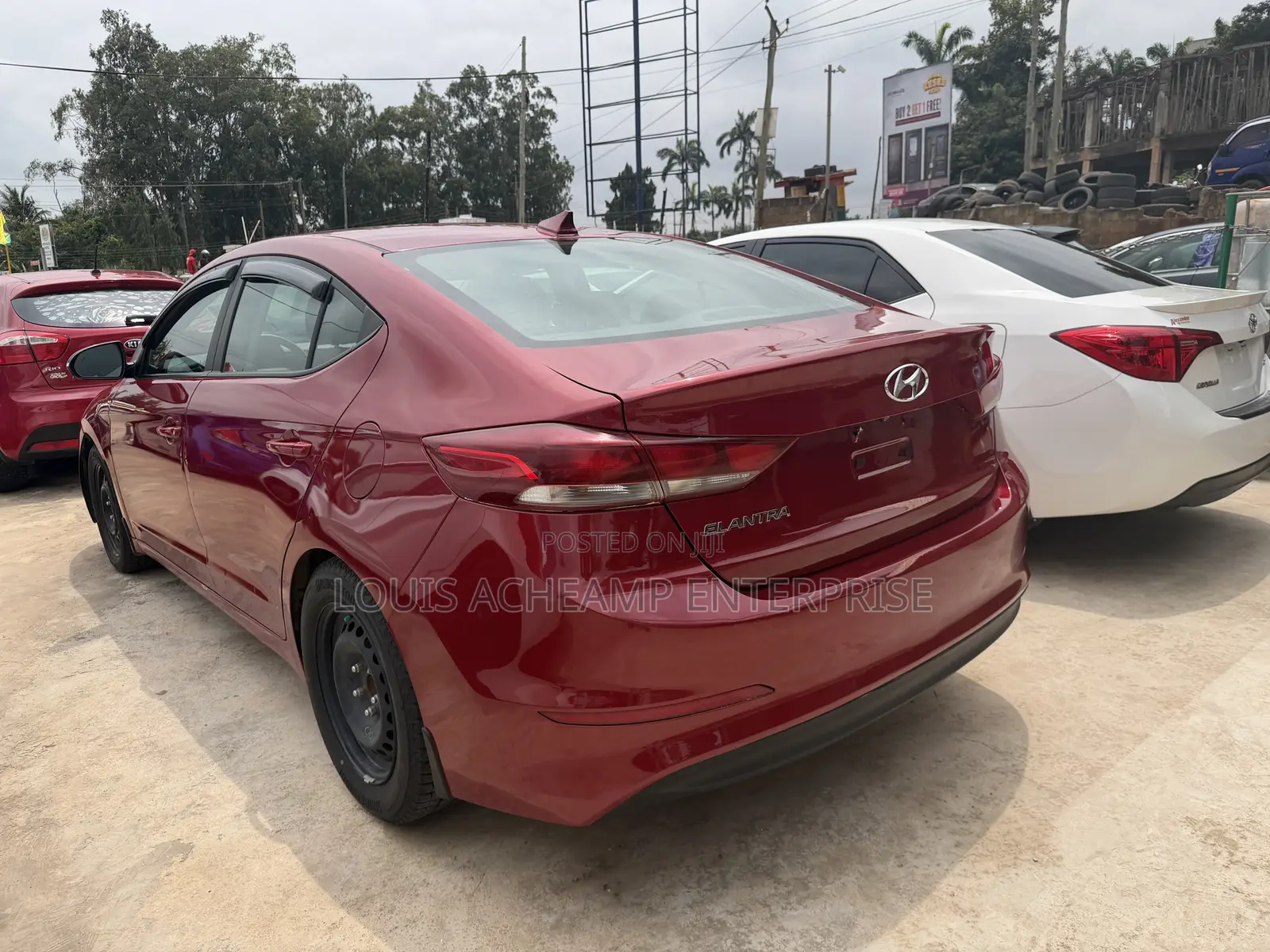 Hyundai Elantra 2017 Red