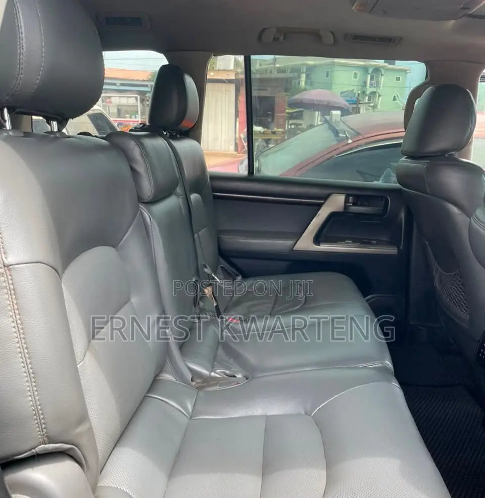 Toyota Land Cruiser 2016 Gray