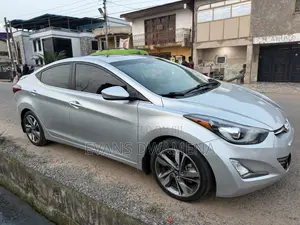 Hyundai Elantra Limited 4dr Sedan (1.8L 4cyl 6A) 2015 Silver
