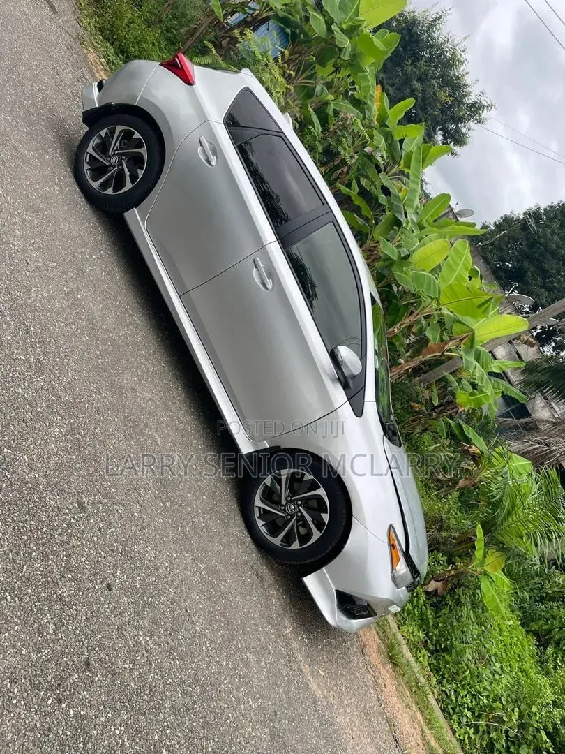 Toyota Corolla 2018 Silver