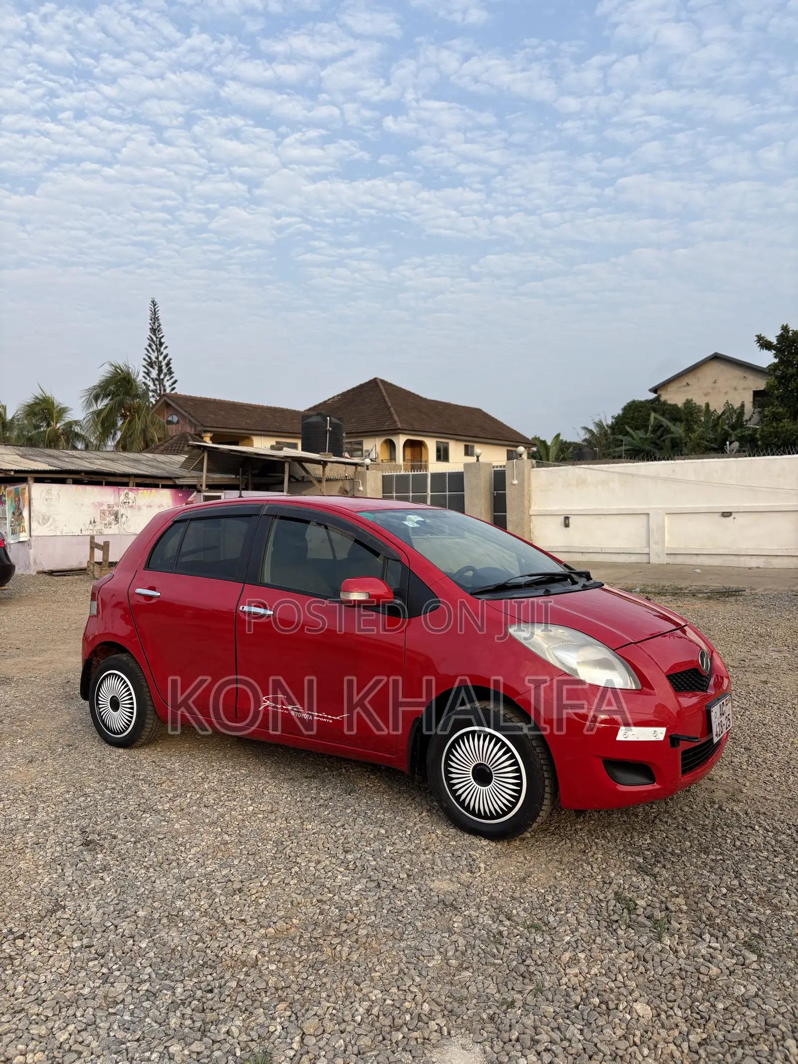 Toyota Vitz 1.3 FWD 5dr 2010 Red