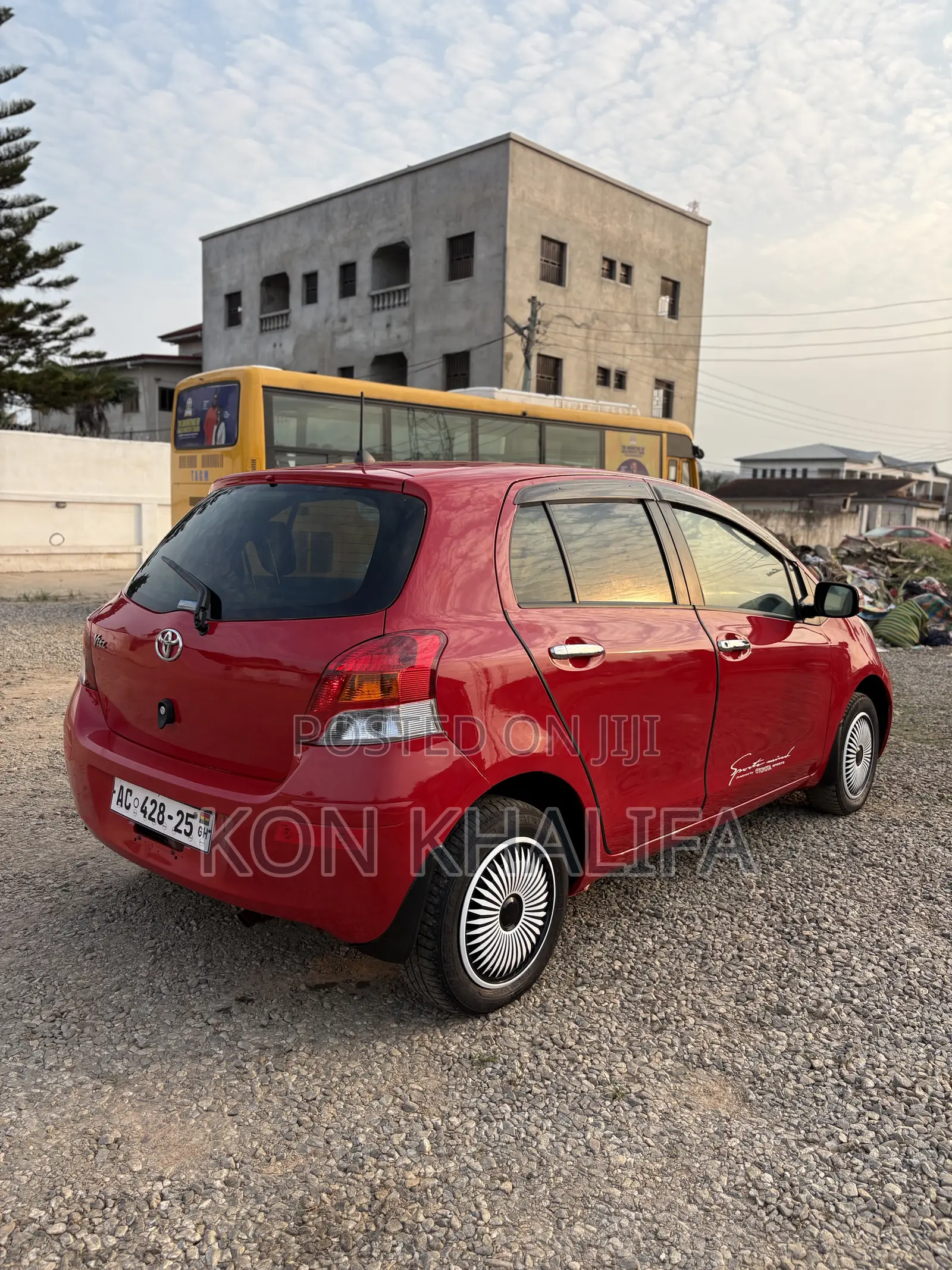 Toyota Vitz 1.3 FWD 5dr 2010 Red