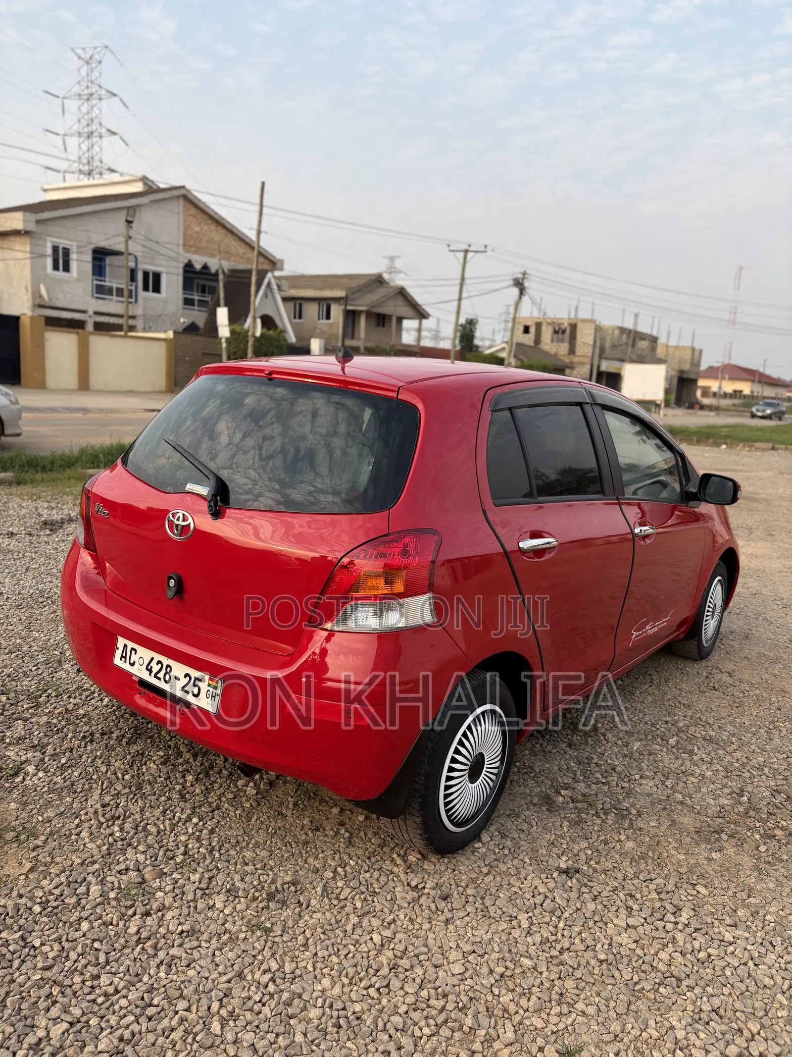 Toyota Vitz 1.3 FWD 5dr 2010 Red